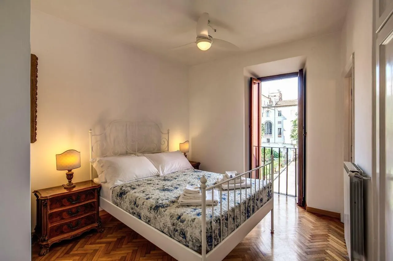 Campo Di Fiori 2 Bedroom Via Giulia Rome Apartment