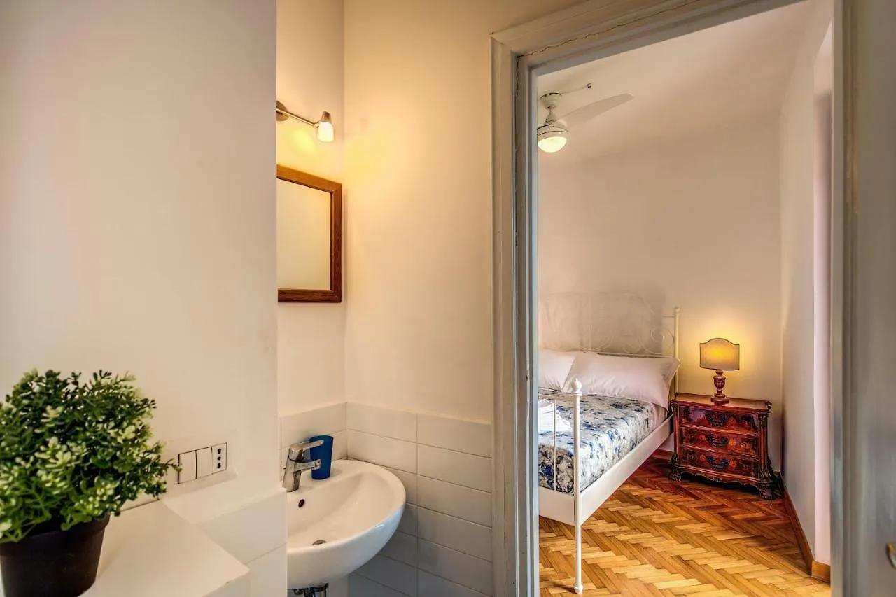 Campo Di Fiori 2 Bedroom Via Giulia Rome 0*,  Italy
